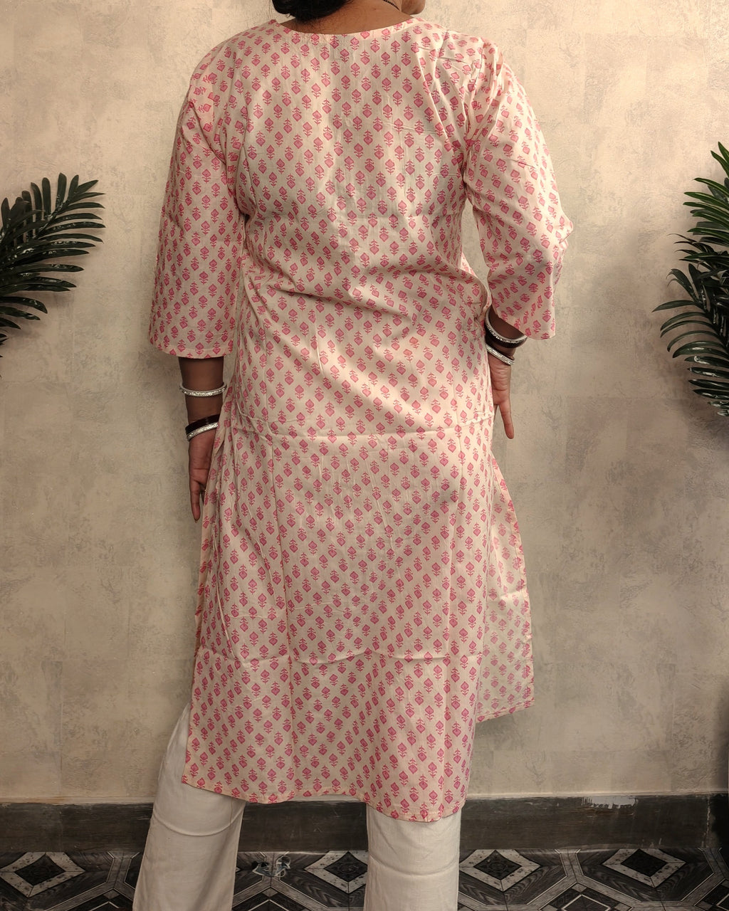 Ivory Pink Floral Booti Block Print Cotton Kurti